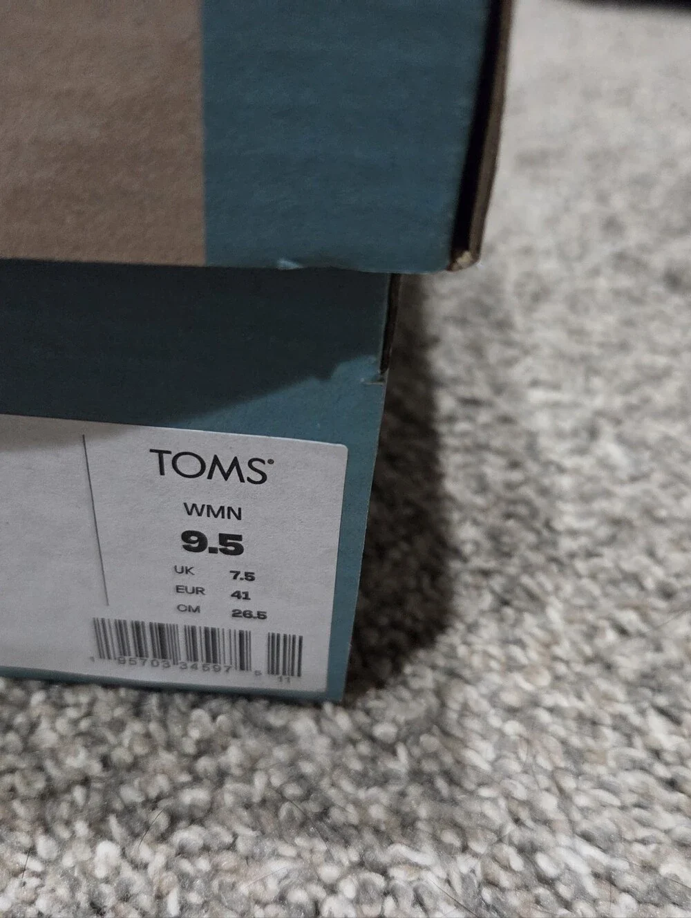 TOMS Women's White Canvas Slip-On Size 9.5